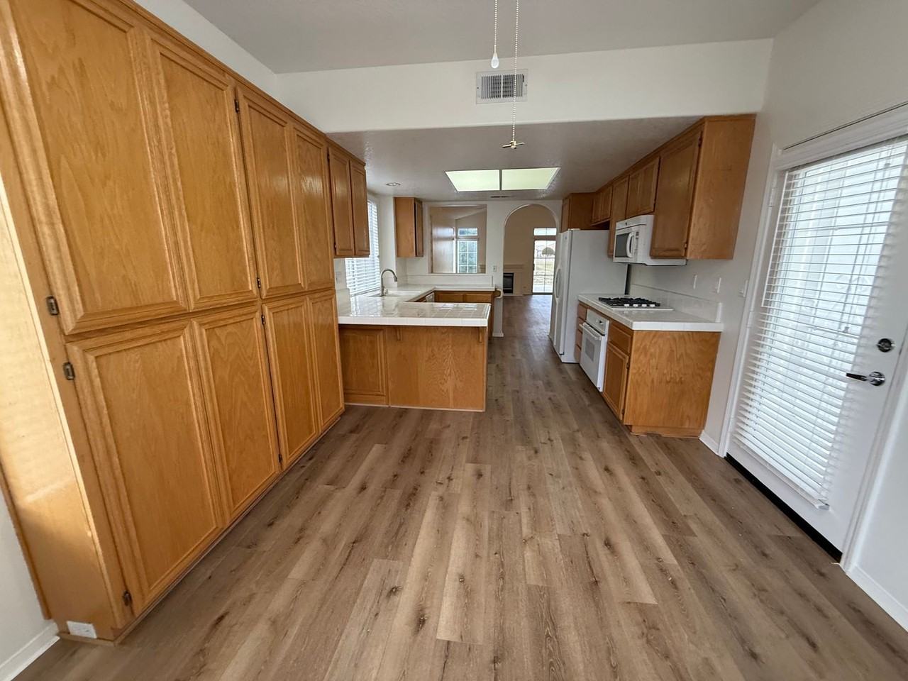 11182 Country Club Dr - Photo 3 of 38