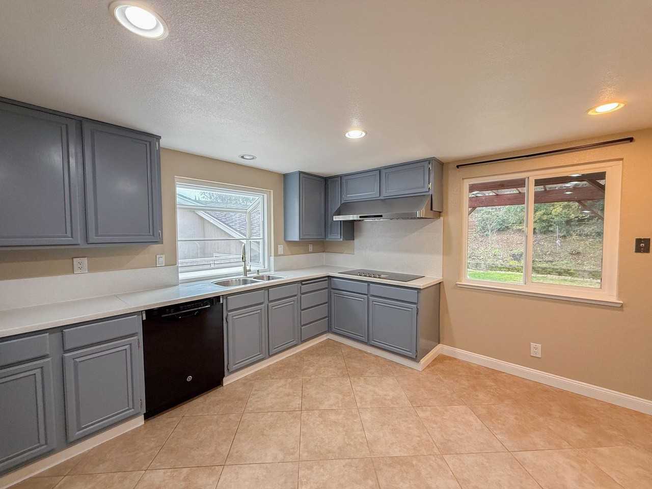 2483 Talavera Dr - Photo 6 of 32