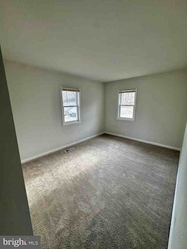 18312 Chestnut Dr - Photo 4 of 20