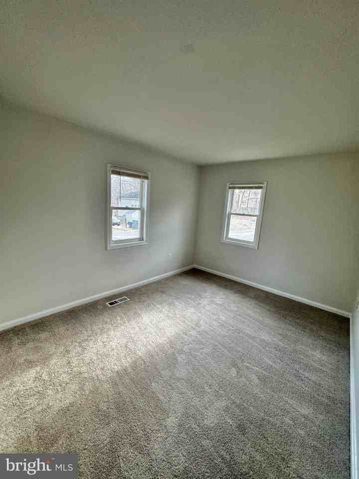 18312 Chestnut Dr - Photo 5 of 20