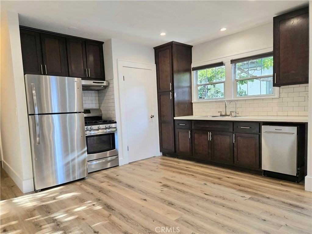 908 Victoria Ave - Photo 7 of 17