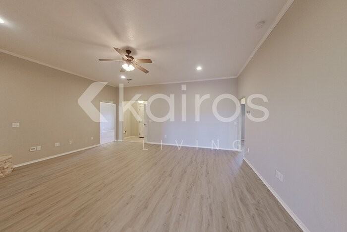 8411 Alexandria Ave - Photo 2 of 29