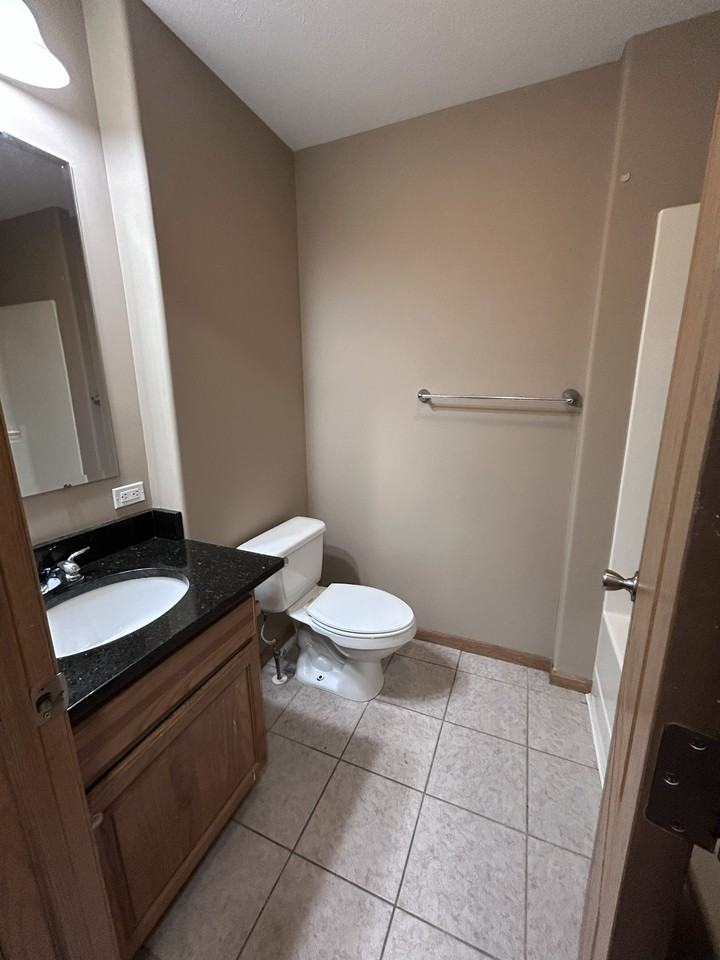 2840 Burlington St - Photo 4 of 10