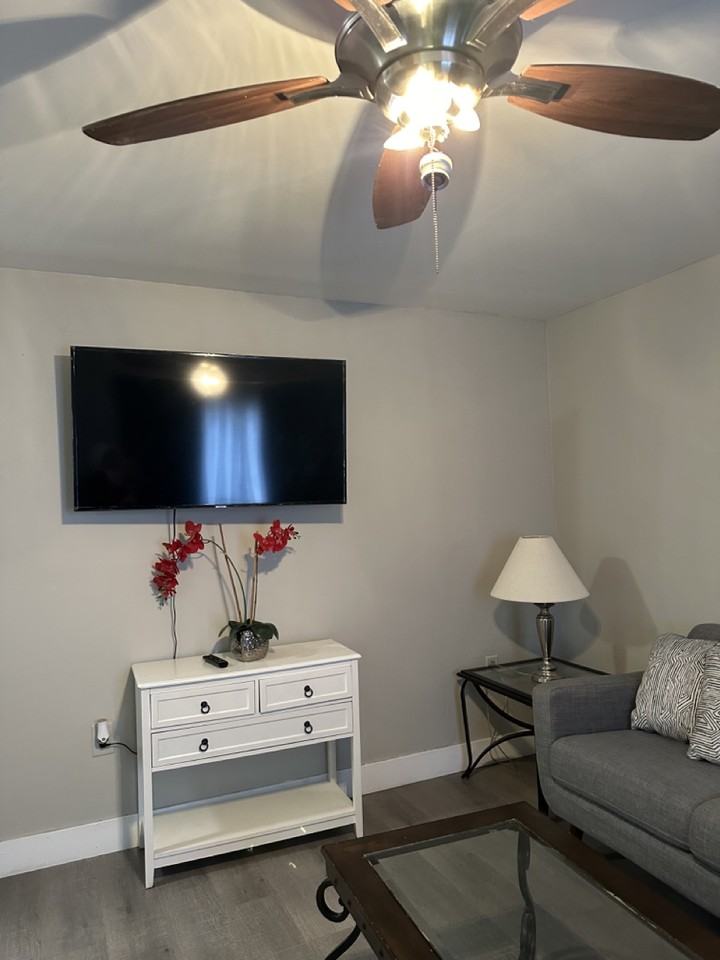 107 N Ohio Ave - Photo 4 of 19