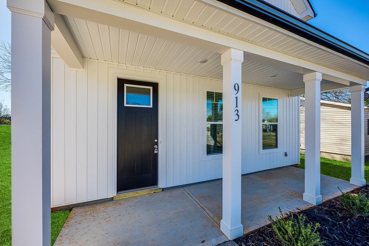 913 W Virginia Ave - Photo 2 of 22