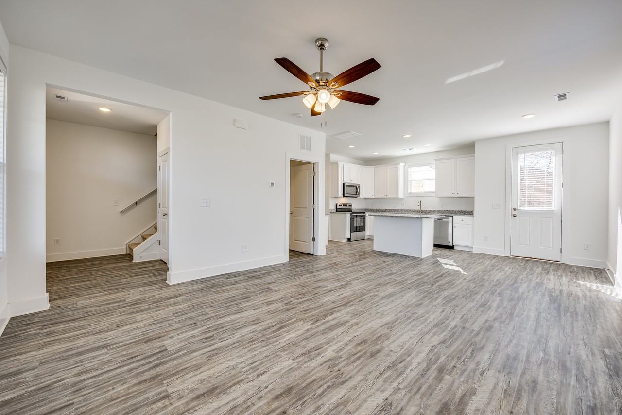 913 W Virginia Ave - Photo 4 of 22