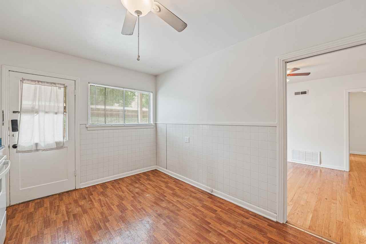 417 W Gramercy Pl #1 - Photo 6 of 17