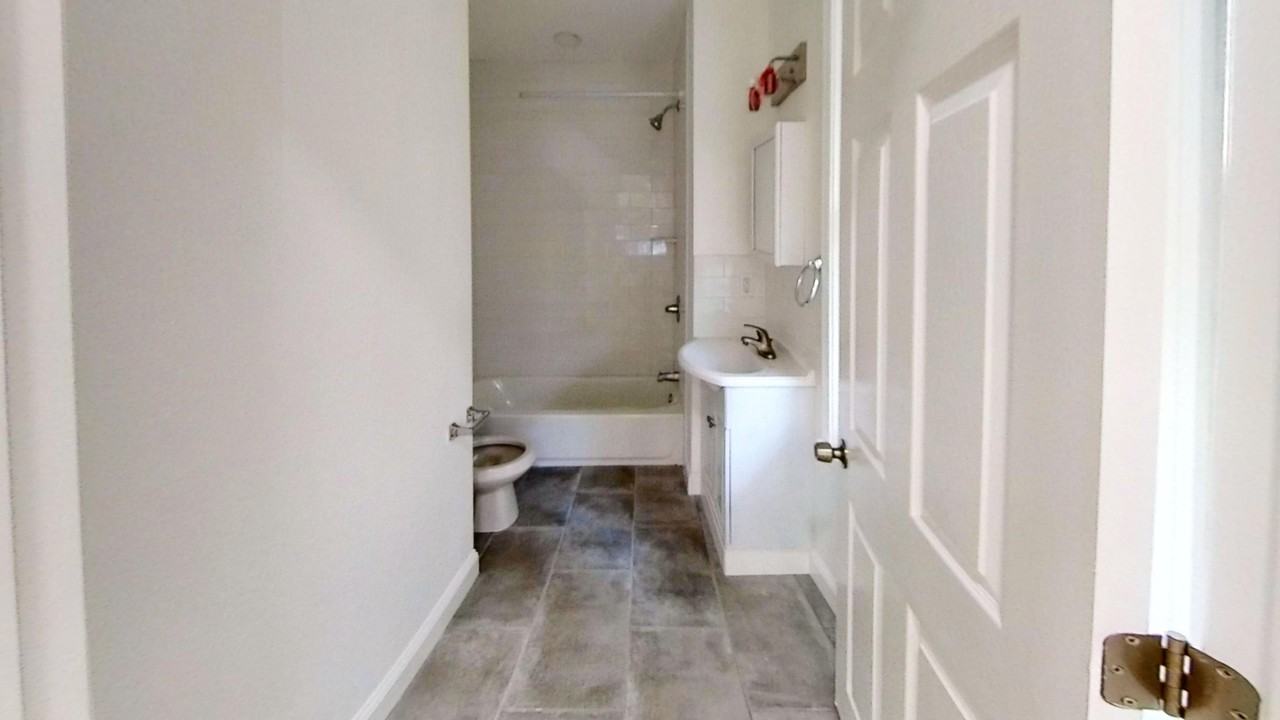 230 E Second St #3 - Photo 4 of 7