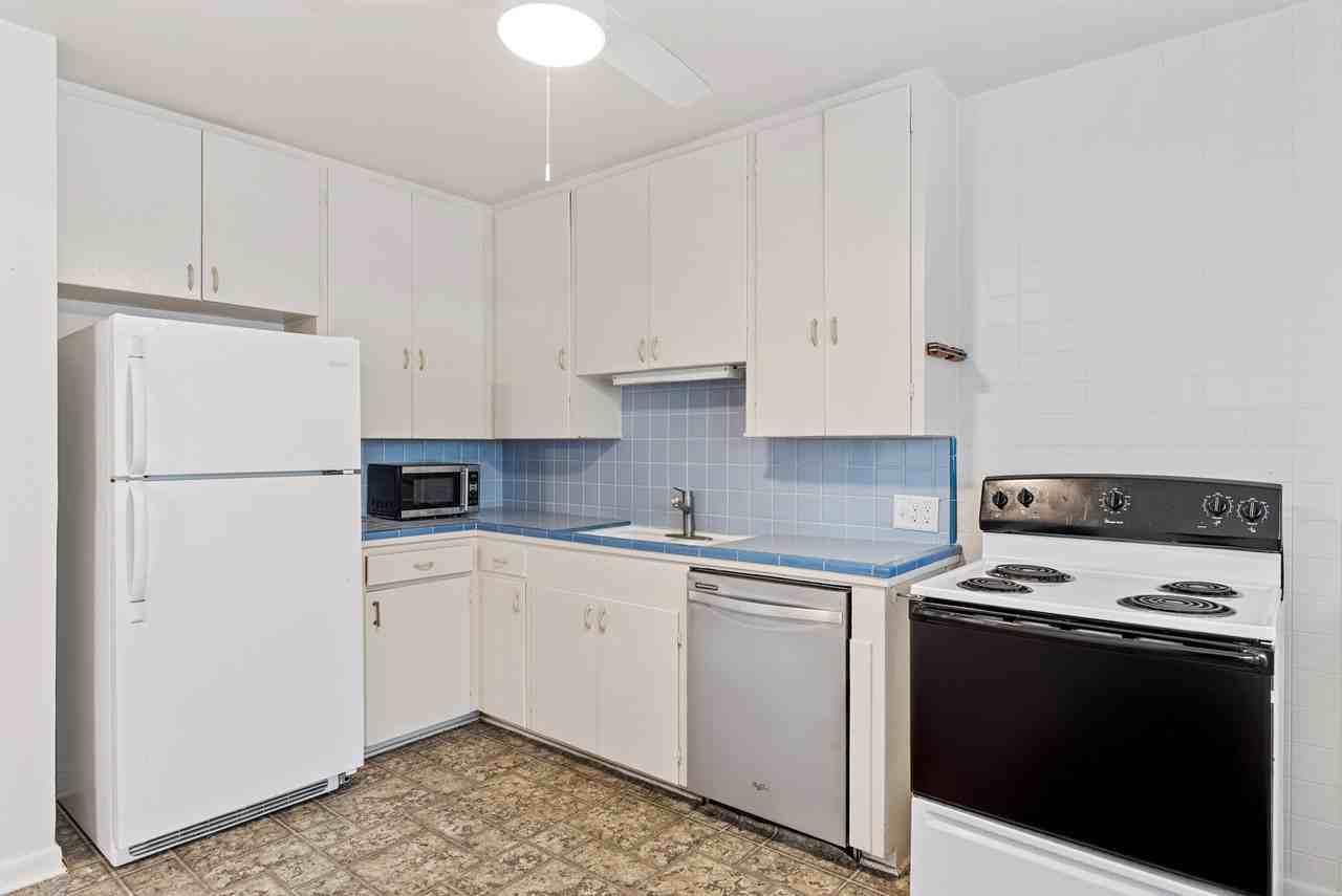 417 W Gramercy Pl #3 - Photo 3 of 16