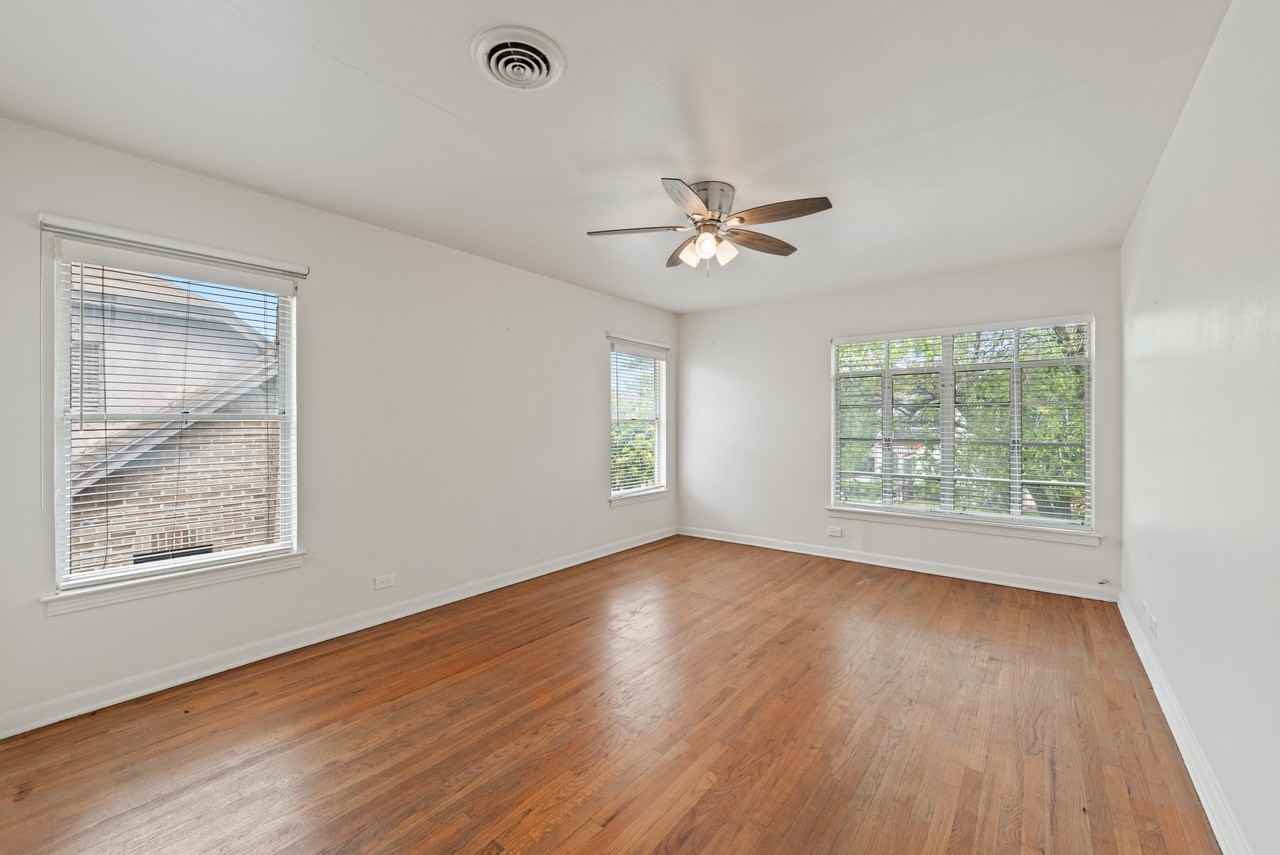 417 W Gramercy Pl #3 - Photo 6 of 16