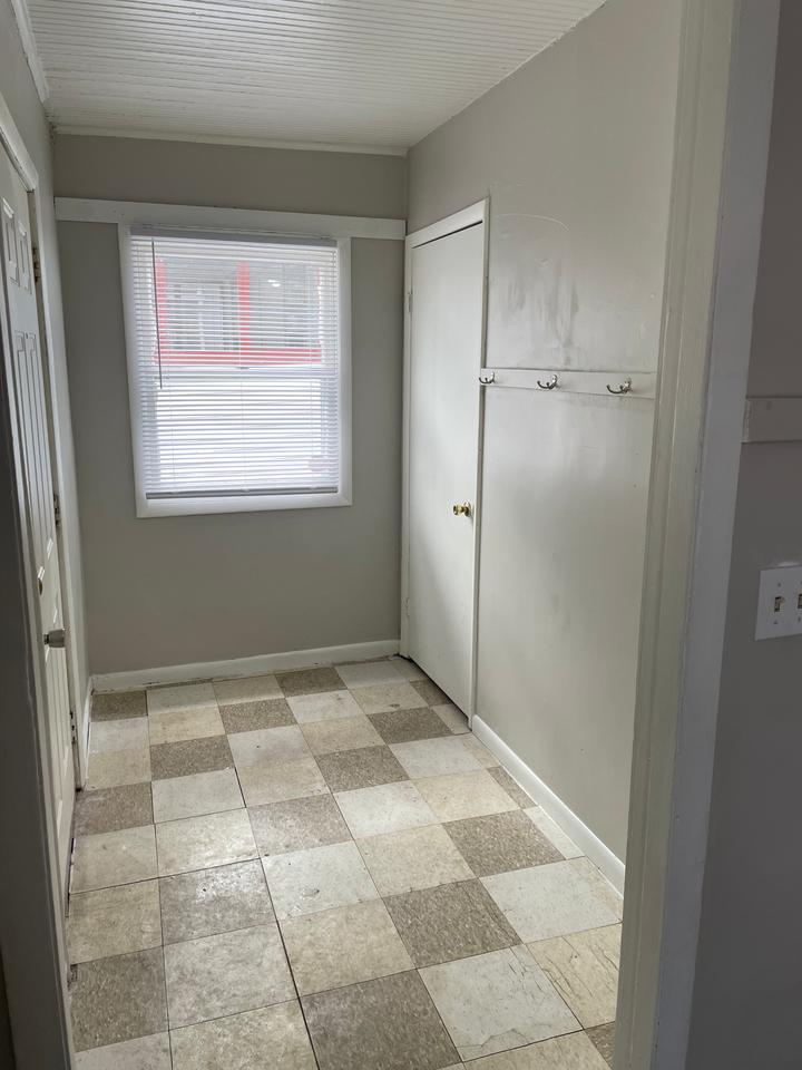 33 Harvard St #1 - Photo 3 of 12