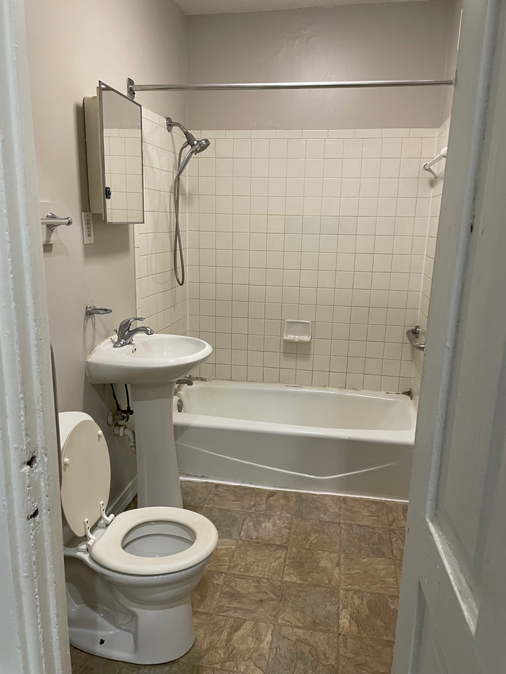 33 Harvard St #1 - Photo 7 of 12