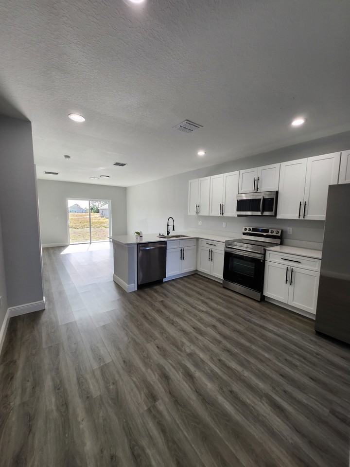 6918 Dickinson Dr #6920 - Photo 2 of 6