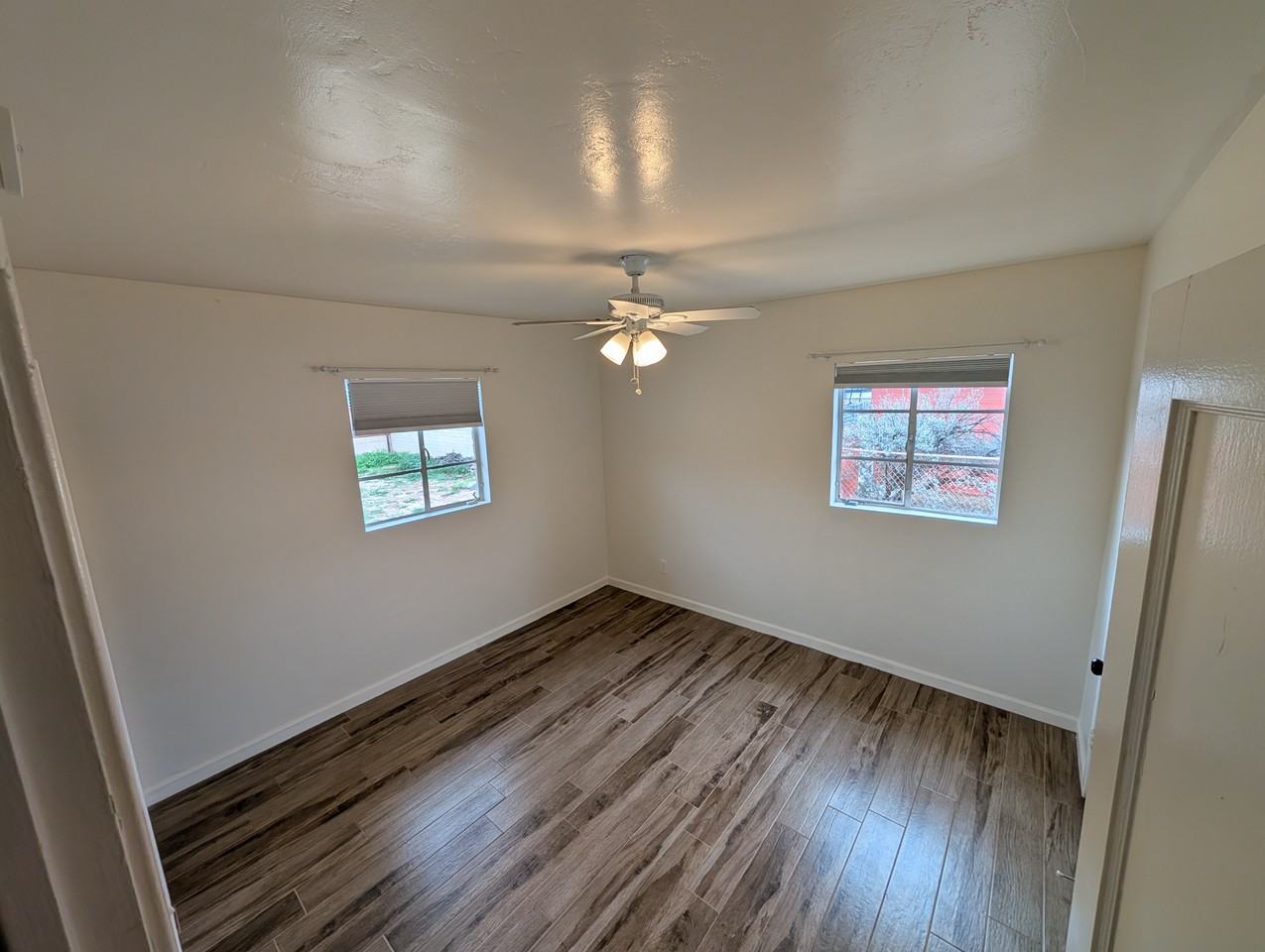 5034 E 17th St - Photo 7 of 19