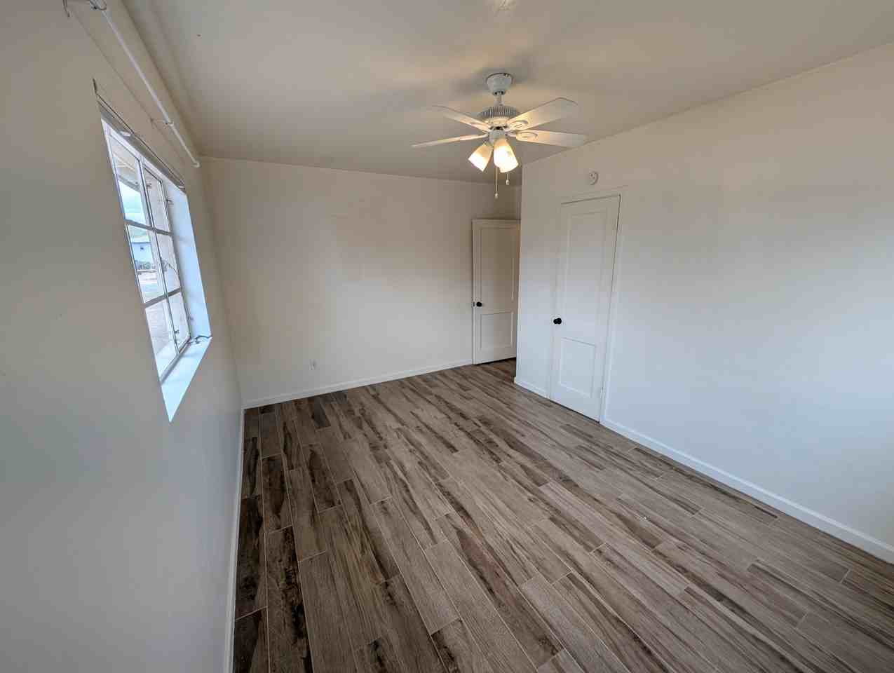 5034 E 17th St - Photo 6 of 19