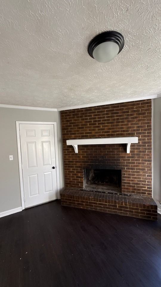 3002 Dobbs Cir - Photo 3 of 8