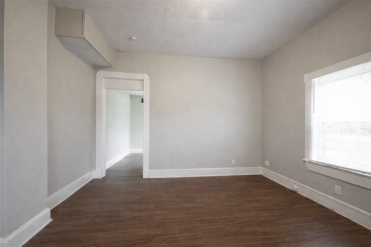 19 S Tuxedo St - Photo 4 of 15