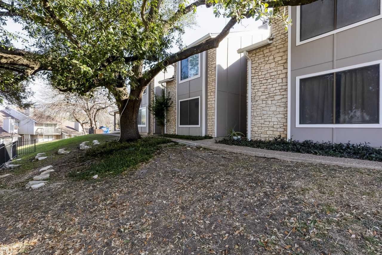 1740 Timber Ridge Rd - Photo 4 of 25