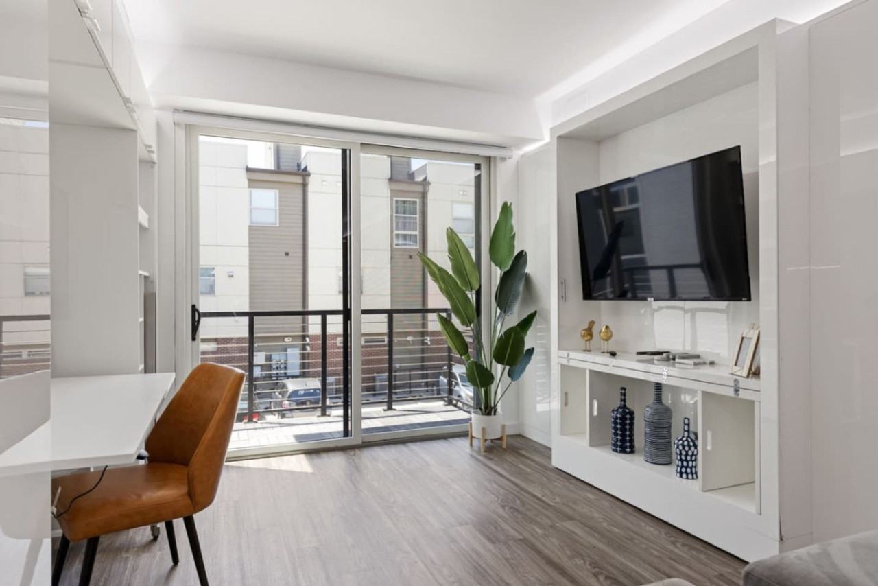 12607 Larchmere Blvd #1335759P - Photo 2 of 46