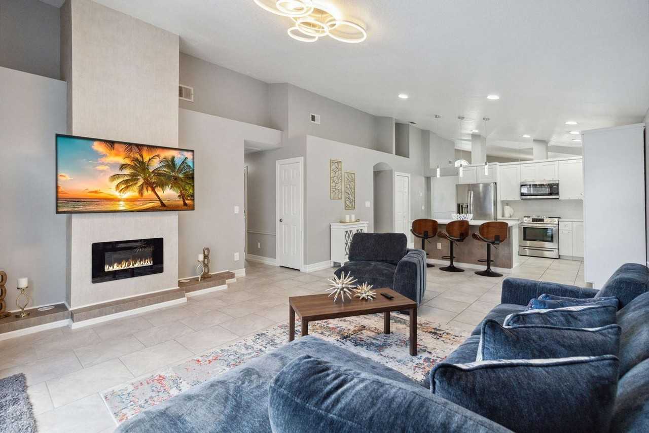 4931 Dunmore Ln #1406270P - Photo 4 of 34