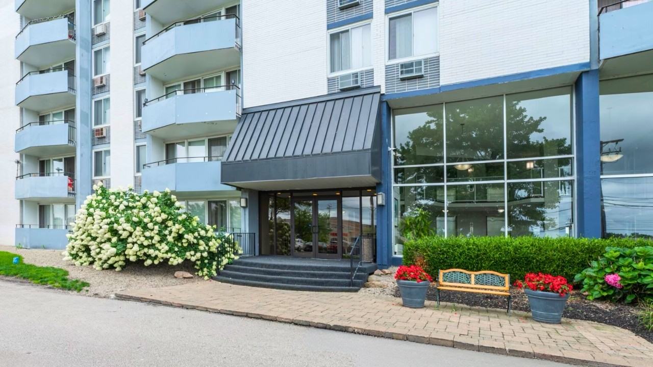 The Westbury Apartments - Photo 3 of 14