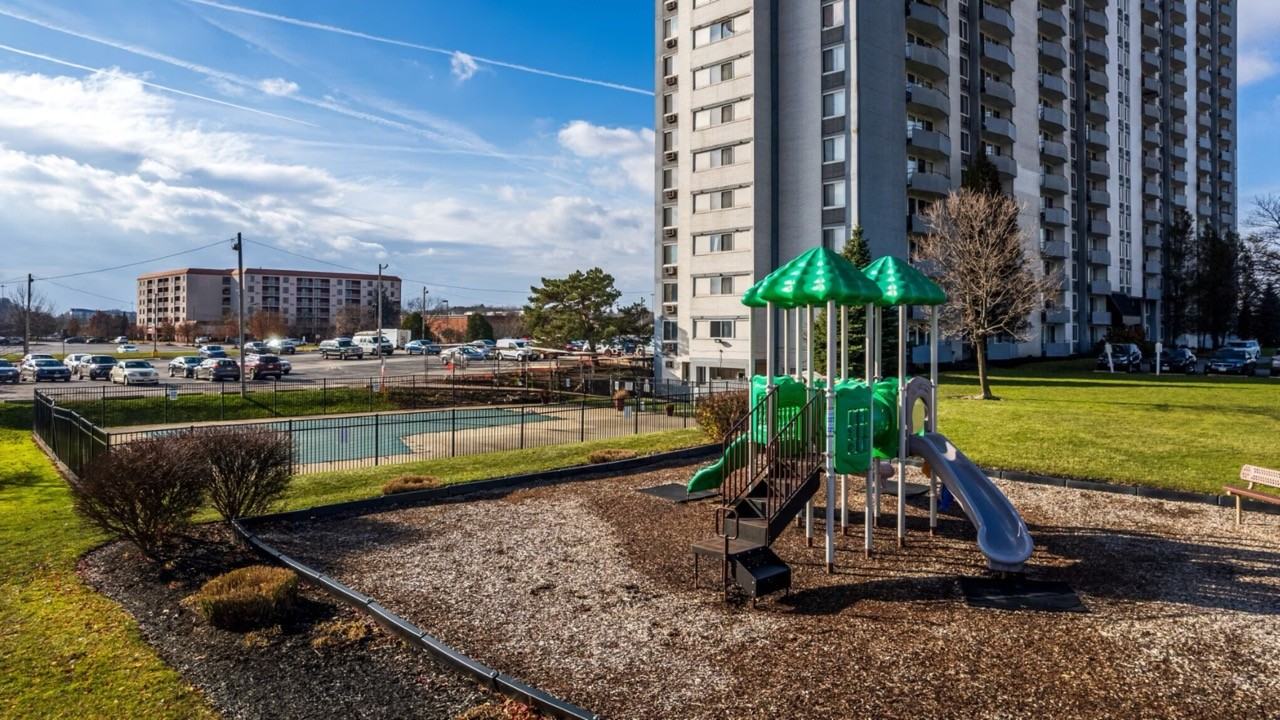 The Westbury Apartments - Photo 5 of 14