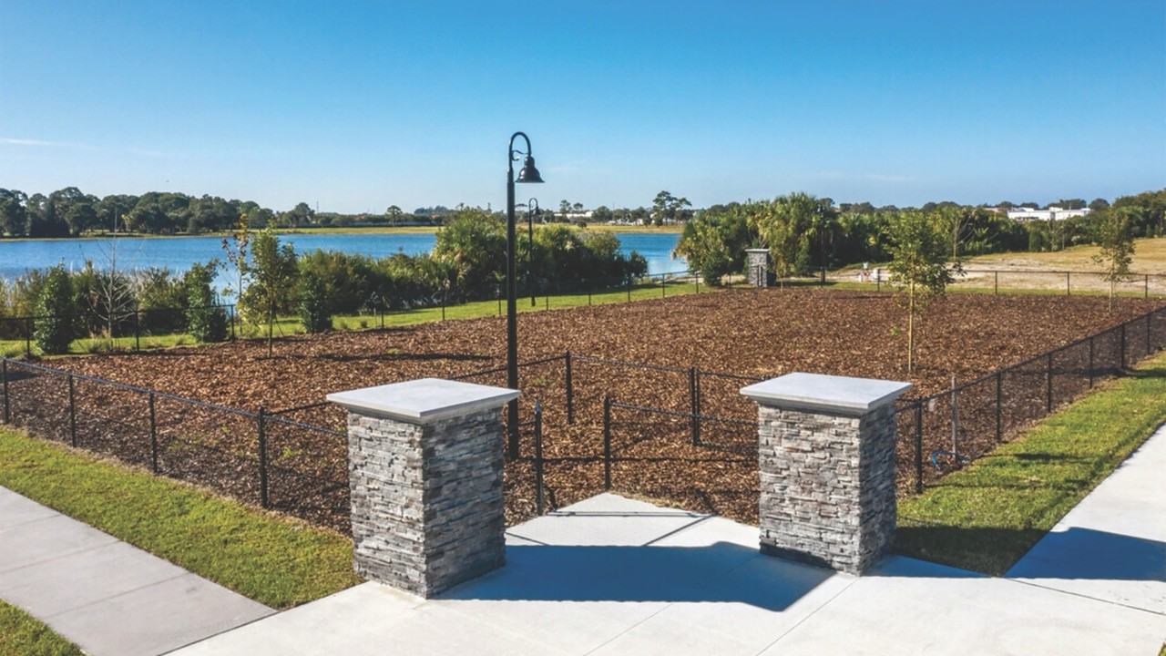 Venice Isles Luxury Apartments - Photo 4 of 24