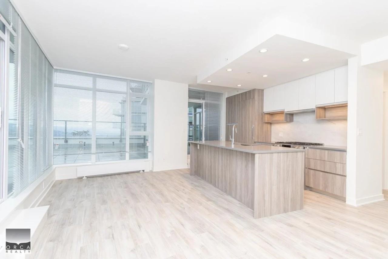 8940 University Crescent #907 - Photo 3 of 33