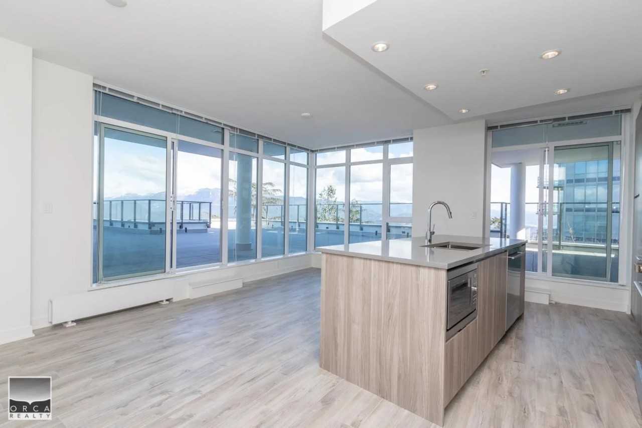 8940 University Crescent #907 - Photo 4 of 33