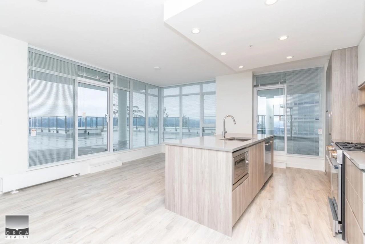 8940 University Crescent #907 - Photo 6 of 33