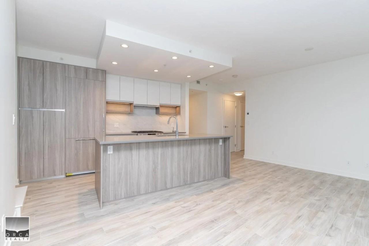 8940 University Crescent #907 - Photo 7 of 33