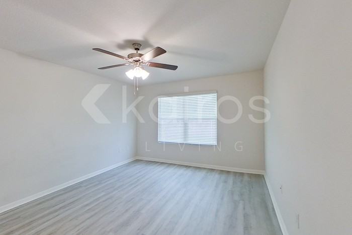 301 Monarch Ln - Photo 4 of 25