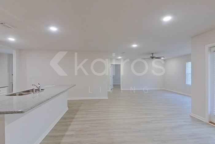 301 Monarch Ln - Photo 6 of 25