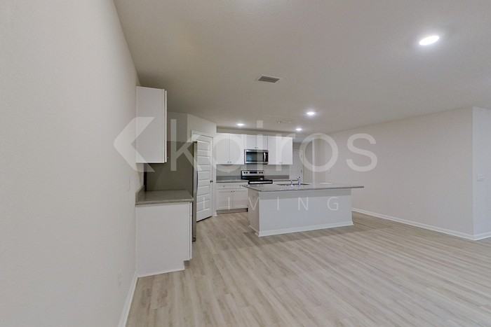 301 Monarch Ln - Photo 7 of 25