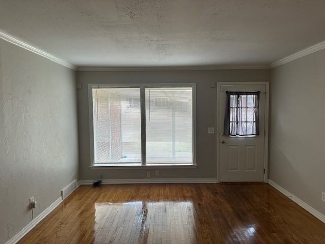 4024 Northwest 32nd Street - Photo 4 of 14