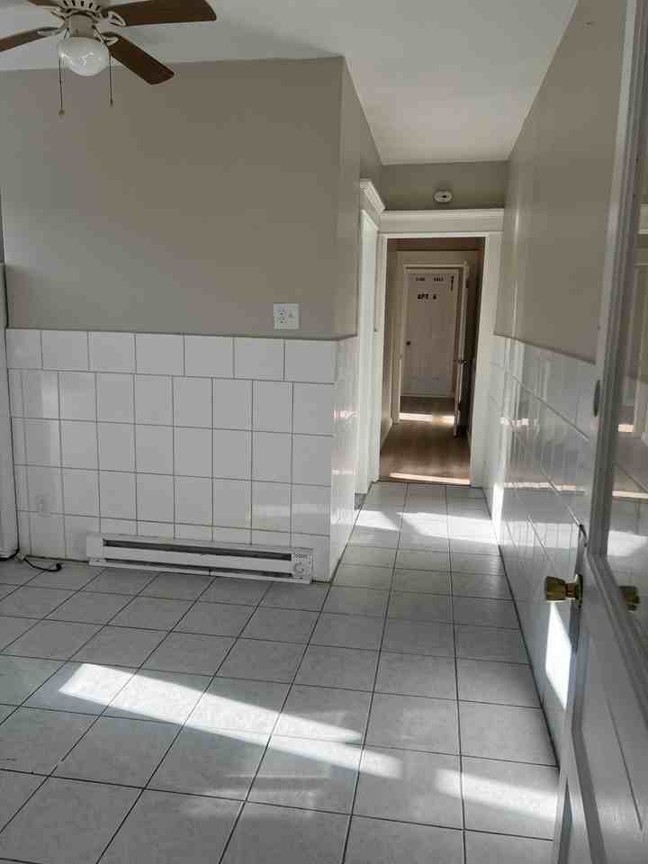 225 East Cresse Avenue - Photo 2 of 9