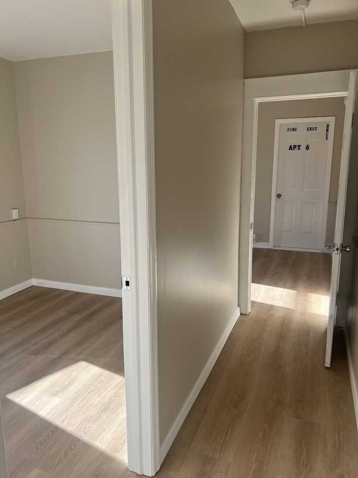 225 East Cresse Avenue - Photo 5 of 9