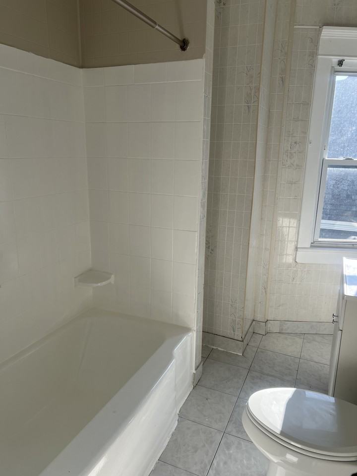 225 East Cresse Avenue - Photo 6 of 9