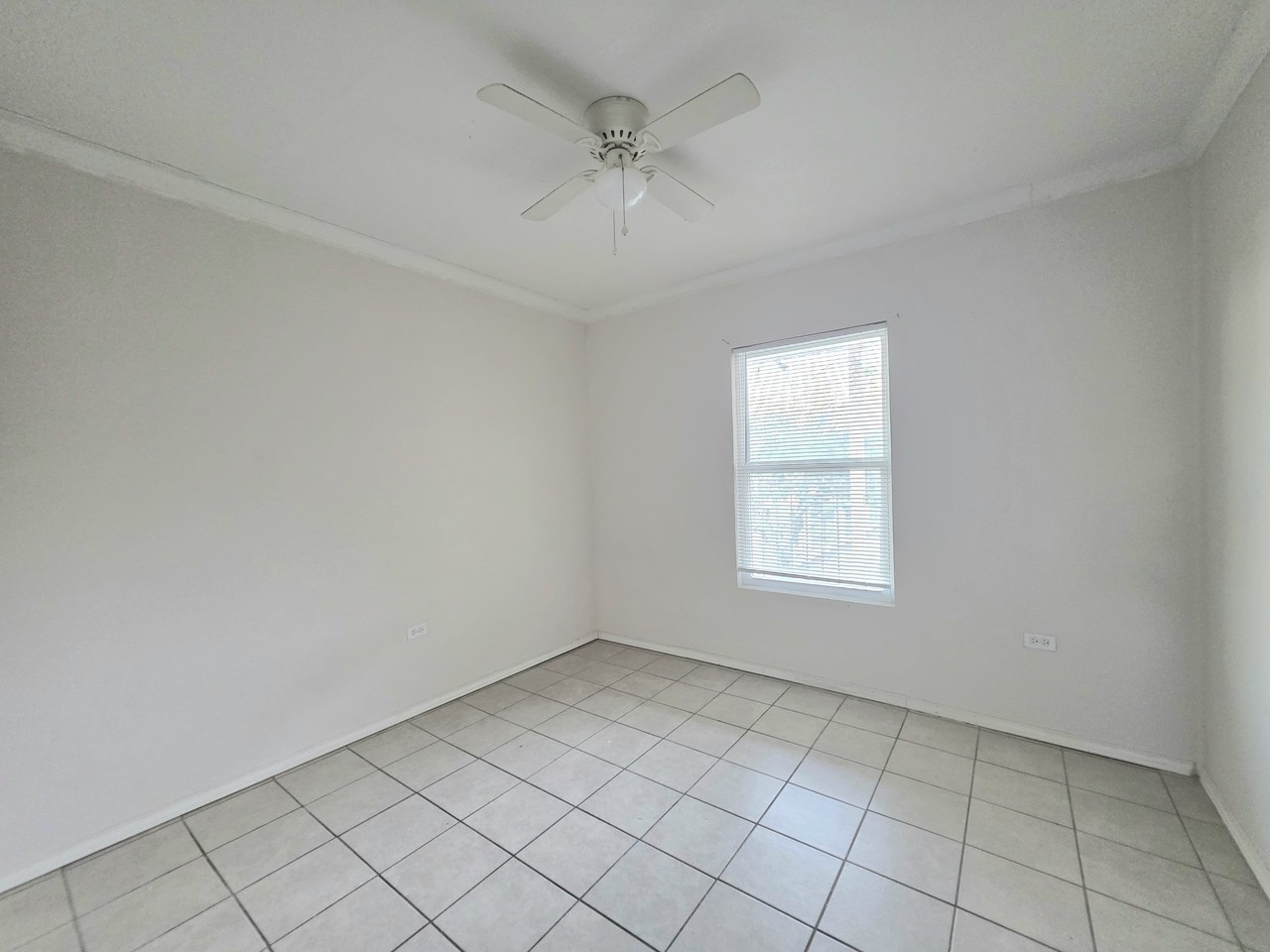 1811 Perkins Avenue - Photo 5 of 28