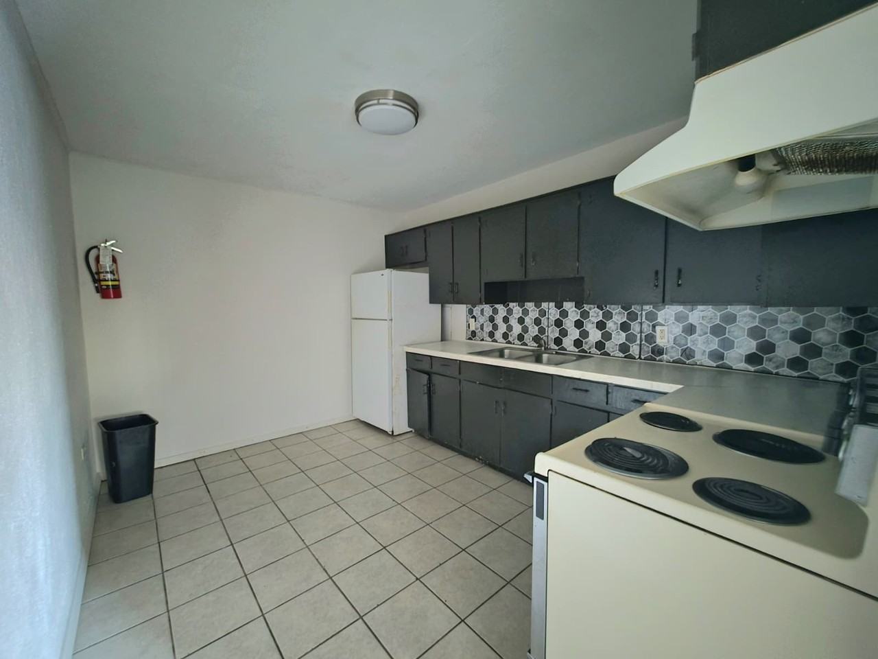 1811 Perkins Avenue - Photo 6 of 28