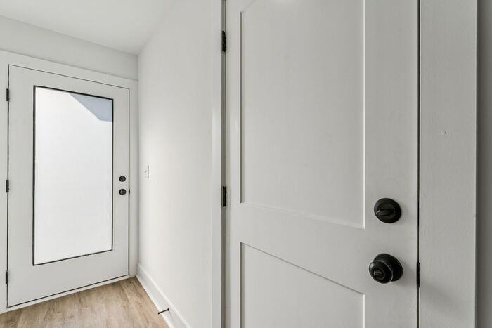 5006 Greystone Rd - Photo 6 of 38