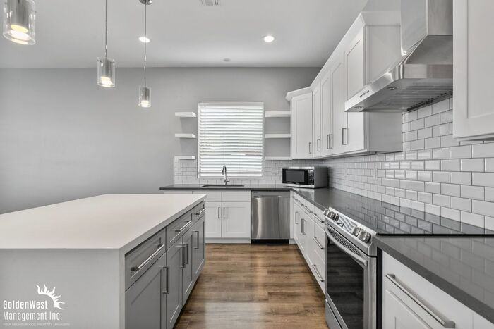 813 E Fairmount Ave - Photo 5 of 36