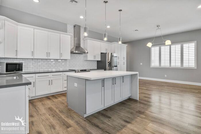 813 E Fairmount Ave - Photo 6 of 25