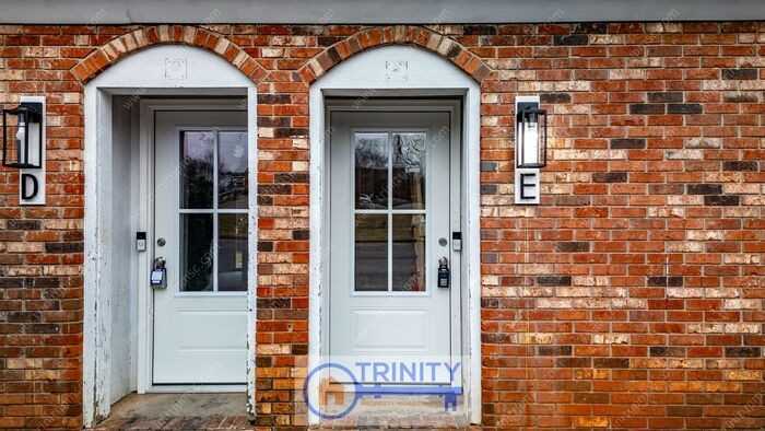 100 Lynn Cir - Photo 3 of 28