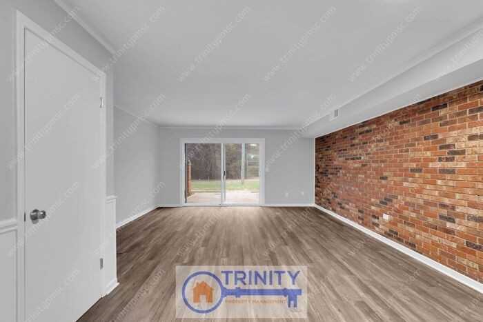 100 Lynn Cir - Photo 4 of 28