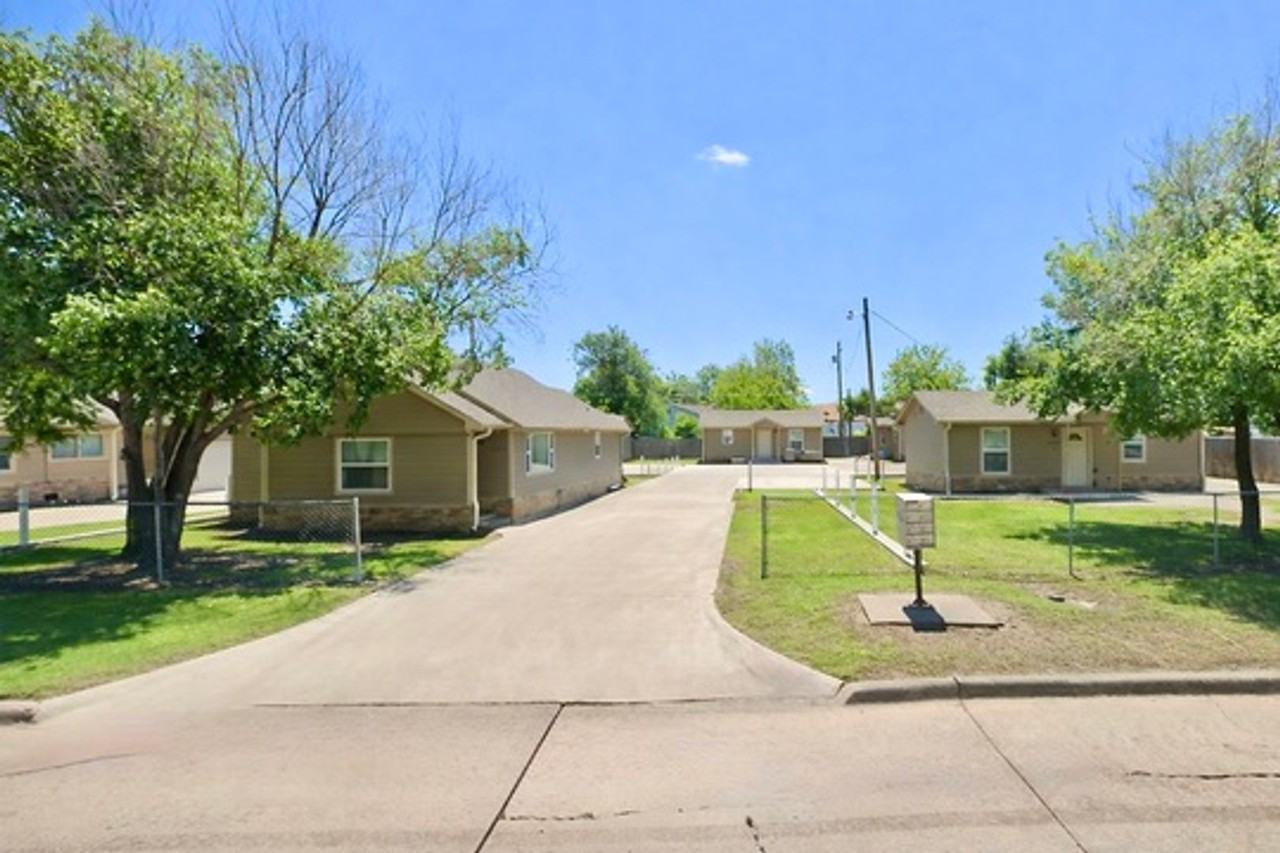 1604 Nw Lindy Ave #2 - Photo 2 of 14