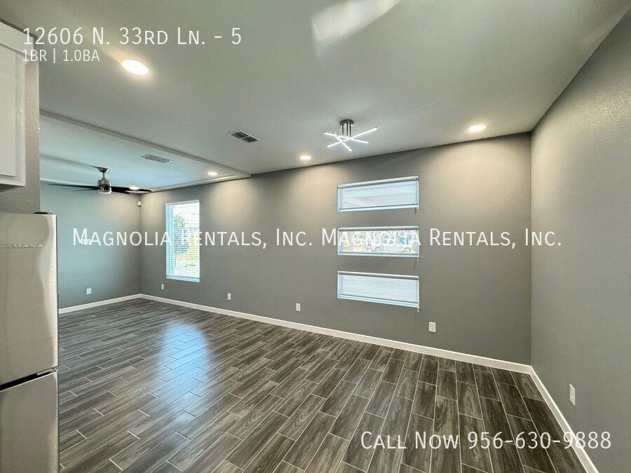 12606 N 33rd Ln #5 - Photo 2 of 11