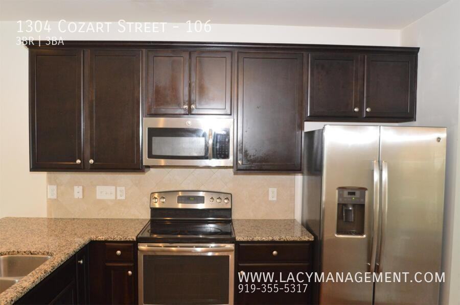 1304 Cozart St #106 - Photo 6 of 22