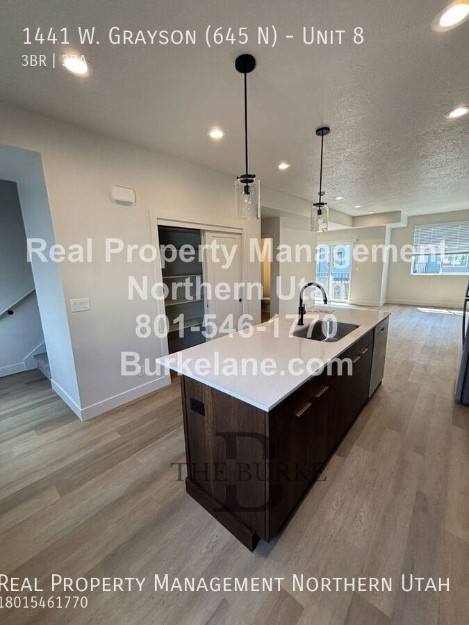 1441 W. Grayson (645 N) #8 - Photo 6 of 36