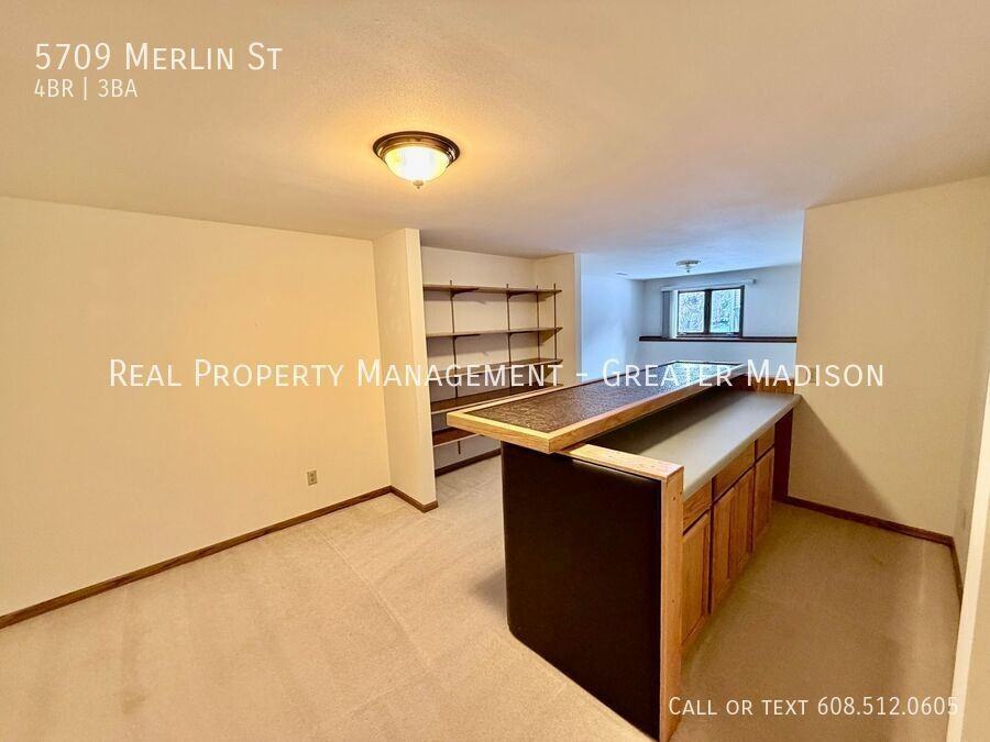 5709 Merlin St - Photo 6 of 32